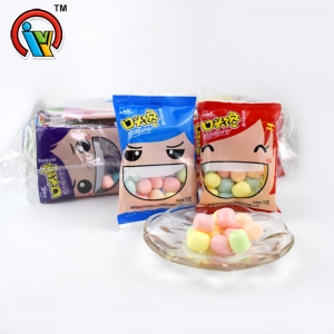 số lượng lớn kẹo marshmallow tiệc giòn nhỏ đầy màu sắc