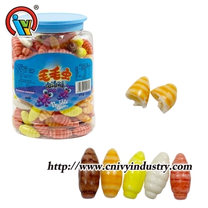 hình con sâu bướm nhai kẹo cao su bong bóng