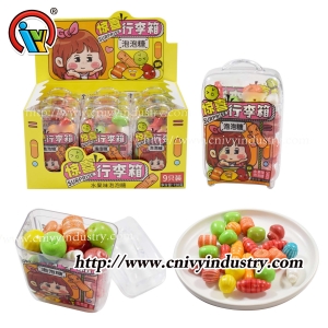 Chai hành lý có kẹo cao su bong bóng
