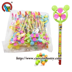 quạt kẹo đồ chơi bằng nhựa có còi
