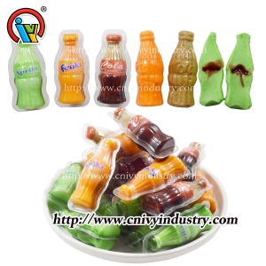 Uống kẹo dẻo hình chai với mứt
